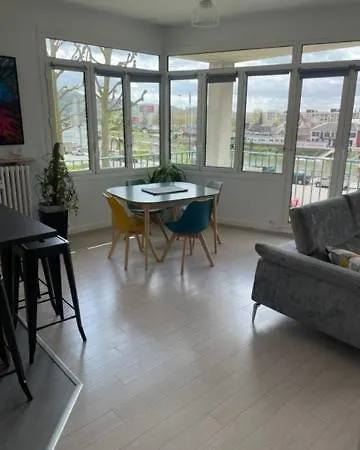 Apartment Appt Centre *